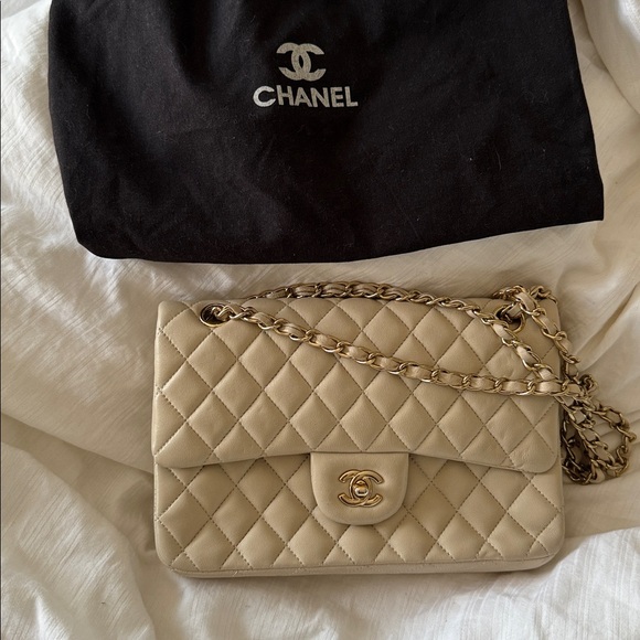 Beige Quilted Lambskin Leather Bag with Gold Chain - Picture 1 of 8